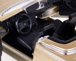 Bburago Mercedes Benz 450 SL 1:32 (1977) zlatá